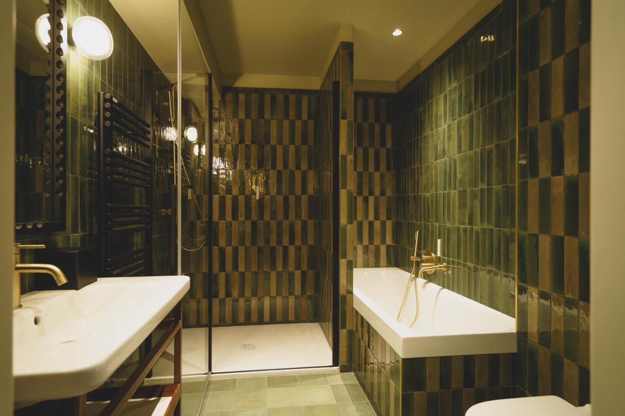 Standard Double Room Bath Shower